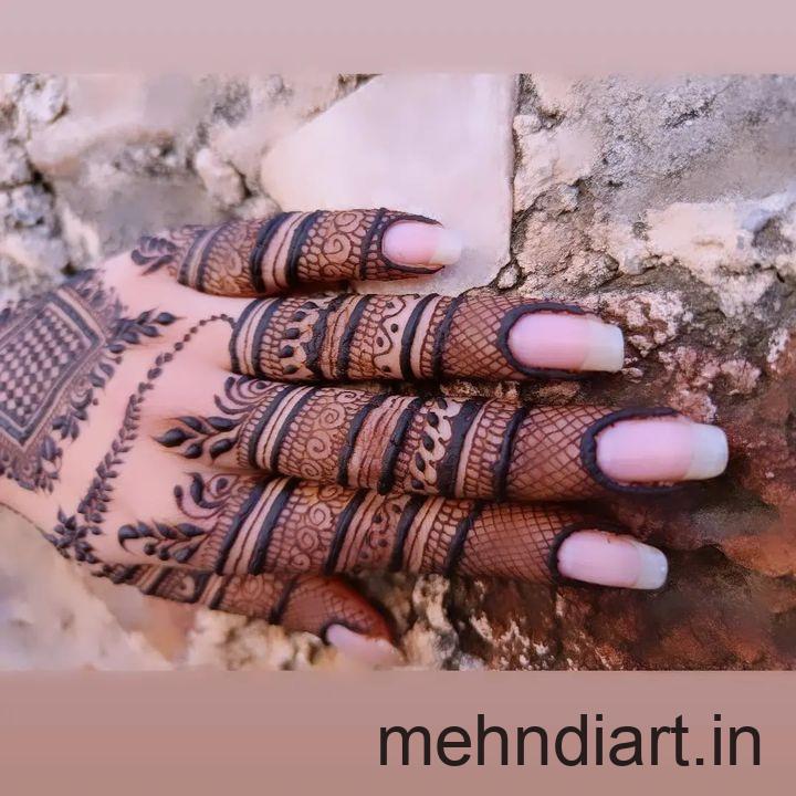 finger  back hand mehndi design